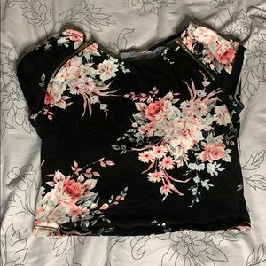 Flower short sleeve crop top😍🌺